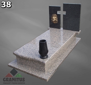 38 pomnik pojedyńczy jasny